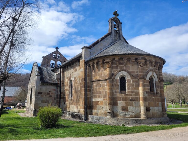 Découvrir les environs eglise ydes bourg destination sumène artense (3)